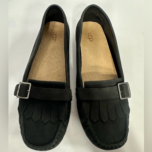 UGG Women's Black Loafers size 8 pre owned Exellent condition. - Picture 1 of 7
